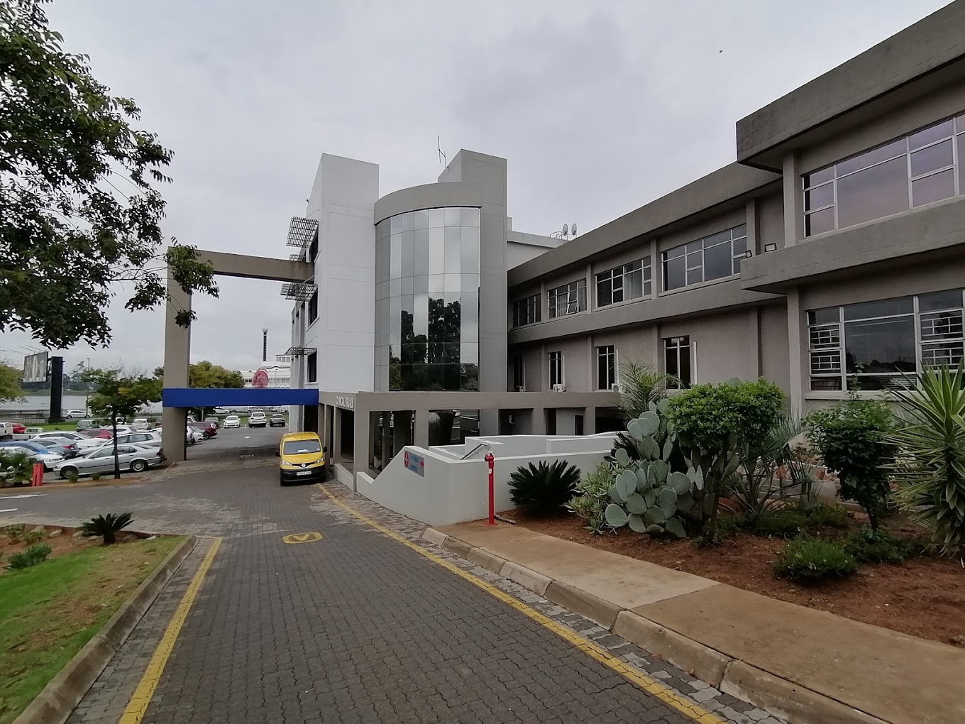 Netcare Lakeview Hospital image